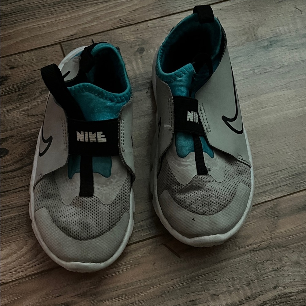 Nike Kids White and Teal Sneakers